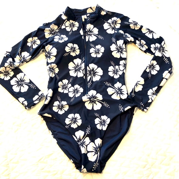 Okanui Other - Okanui one piece long sleeve swimsuit surf paddle suit Large rash guard